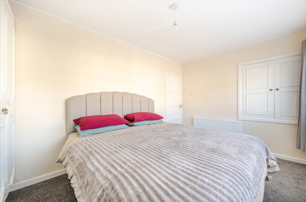 House in Portsmouth, Paulsgrove - More