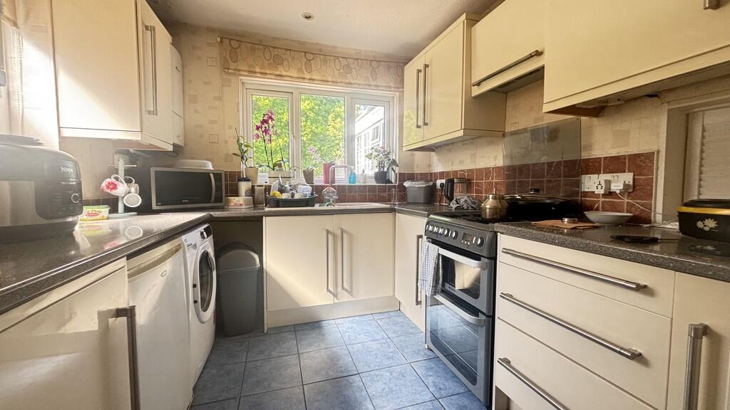 Bain Avenue, Camberley - View 4
