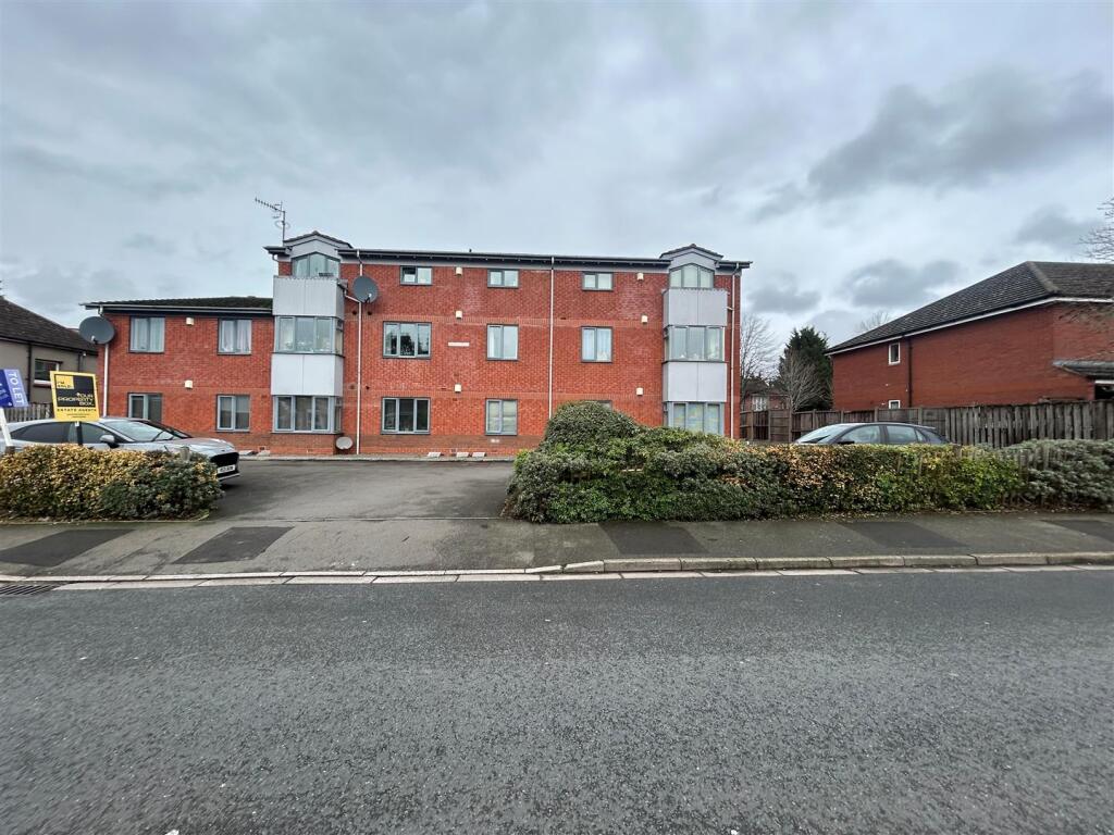 1-bed house on Pinewood House, Coombs Road, Worcester, WR3 7HW, £140,000