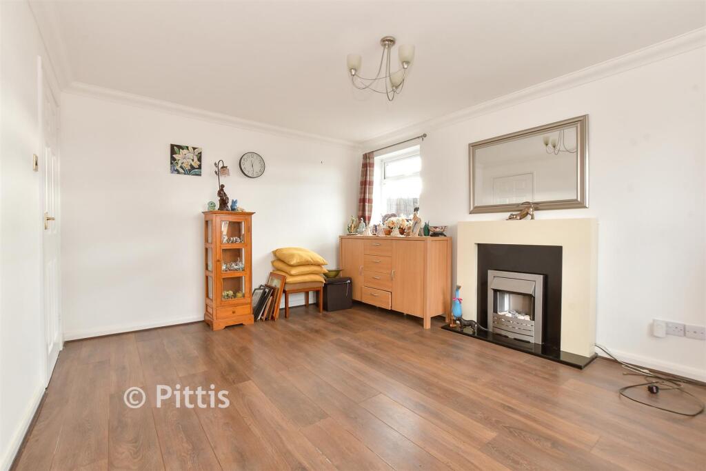 Maresfield Road, East Cowes, Isle of Wight photo 3