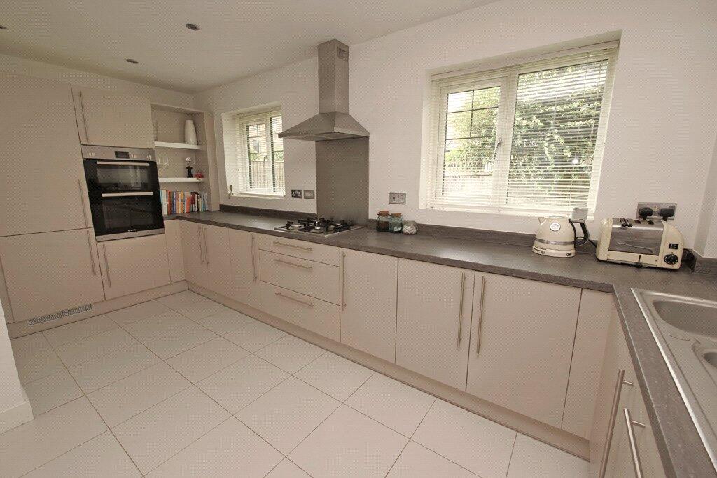 11 Beckside, Salterforth, Lancashire, BB18 5BL photo 2