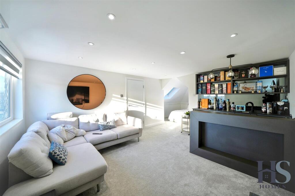Shakespeare Drive, Shirley, B90 photo 4