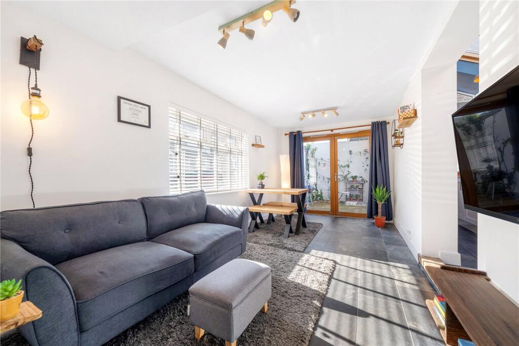 Main image of property: North Cross Road, East Dulwich, London, SE22