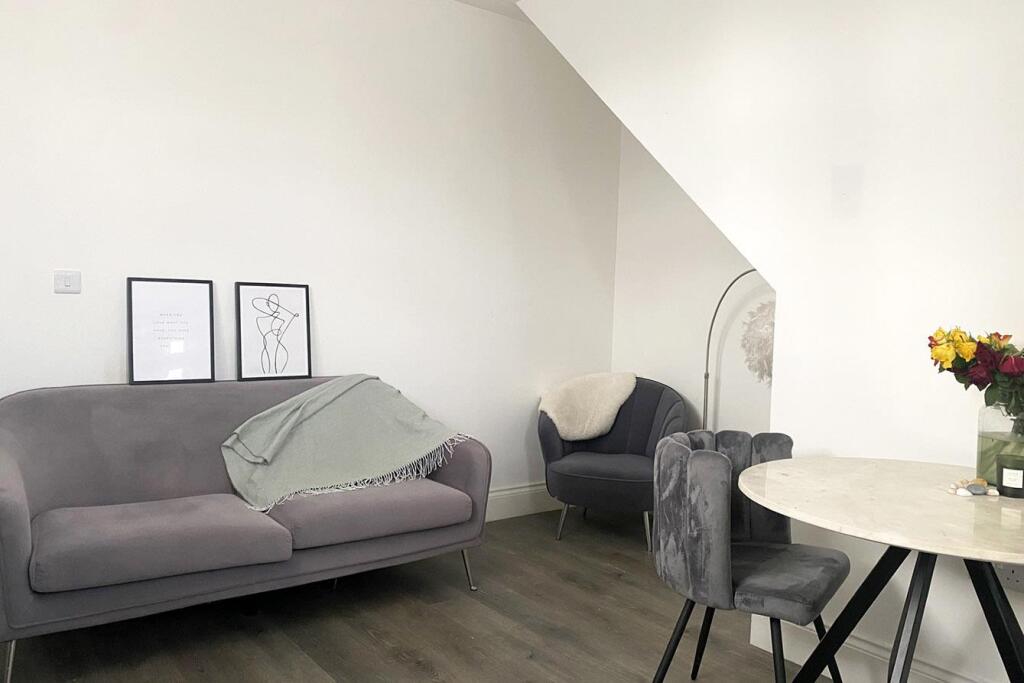 Apartment in Leicester - More