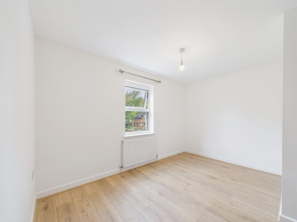 Apartment in Enfield - More