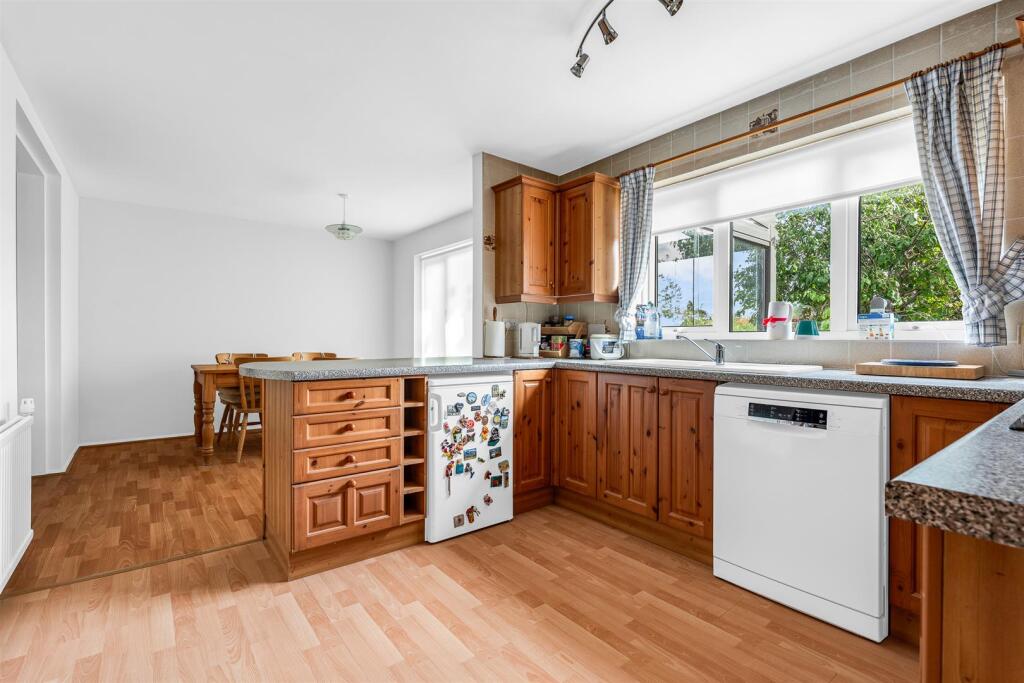 Hawbush Rise, Welwyn photo 3