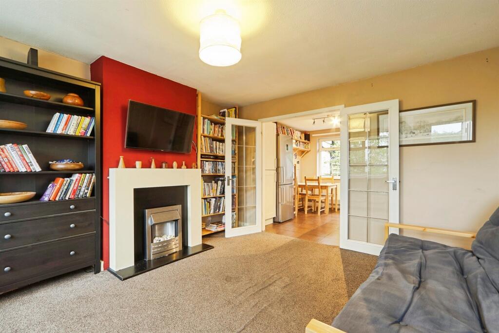 West Lea Grove, Yeadon, Leeds photo 4