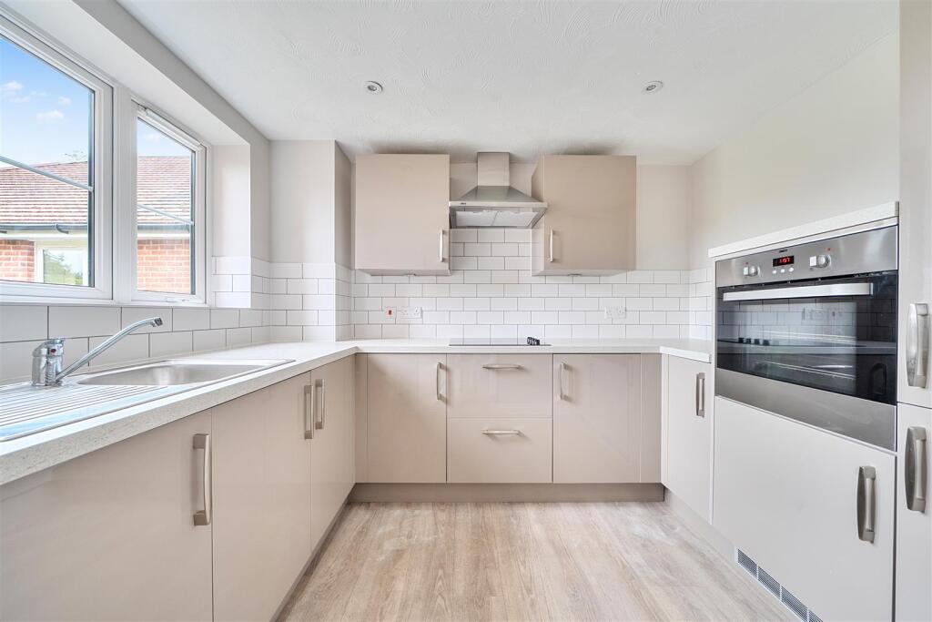 Apartment in London, Selsdon - More