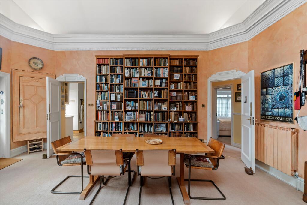 Apartment in London - More