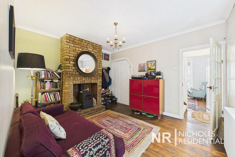 House in London, Royal Borough of Kingston upon Thames - More