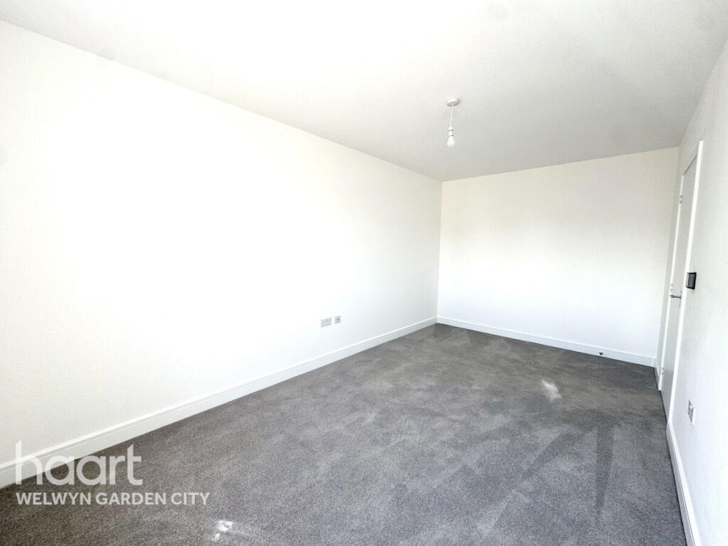 Apartment in St Albans - More