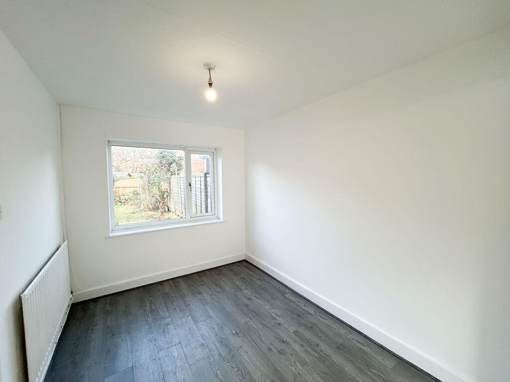 Ideal first time buy or investment - Lentworth Avenue, Blackpool photo 3