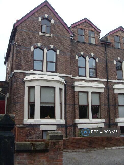 Apartment in Wirral, Liverpool City Region - View 3