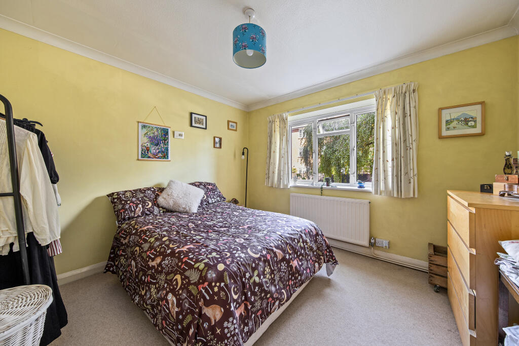 Apartment in Twickenham - More
