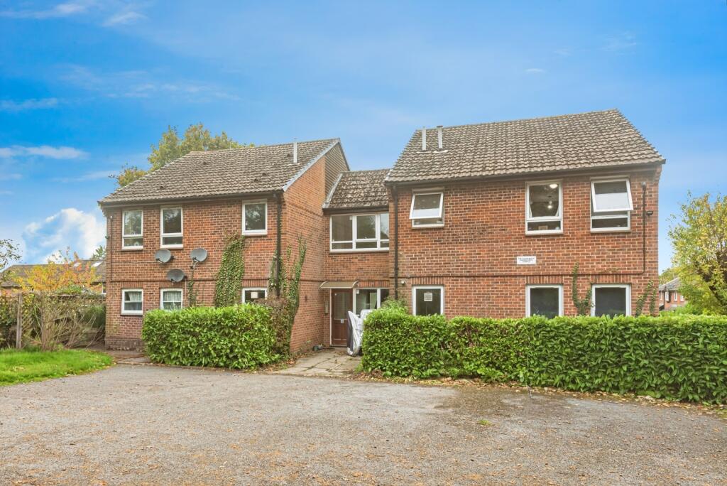 Main image of property: Mortimer Gardens, Tadley, Hampshire, RG26