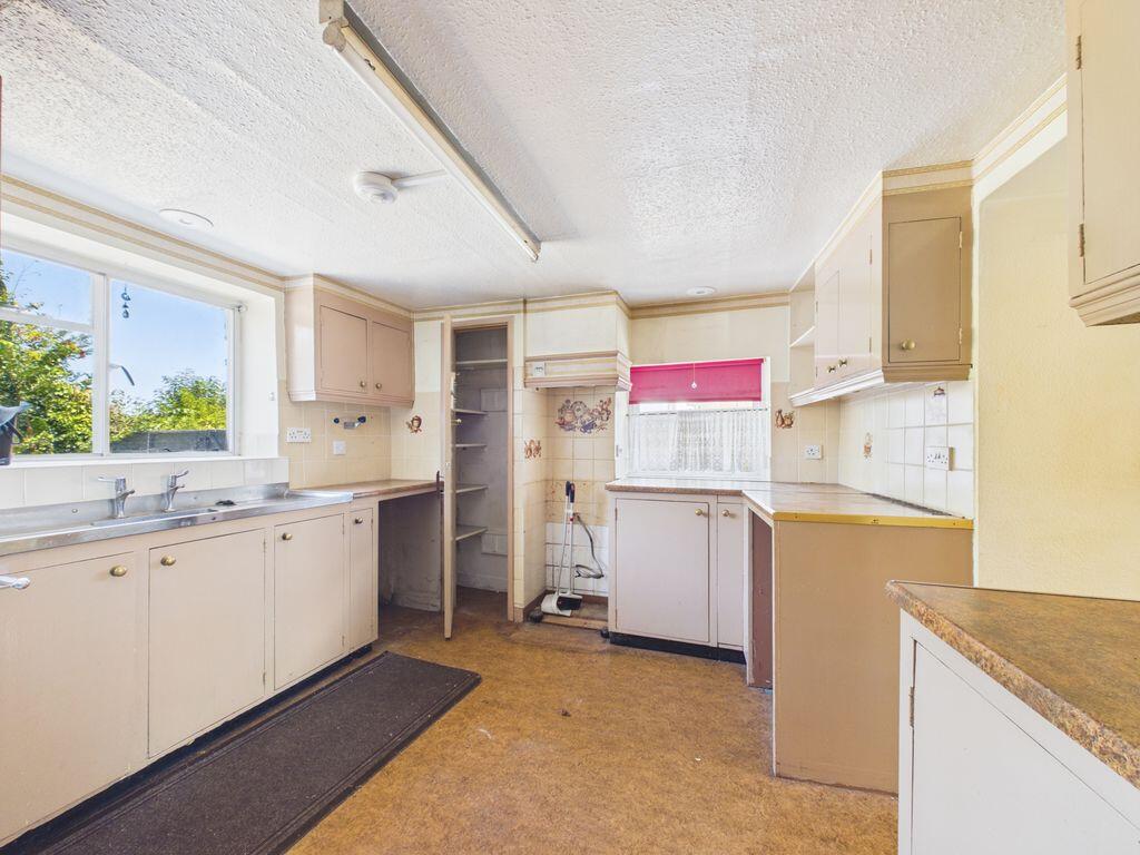 House in Stoke-sub-Hamdon, Somerset - More