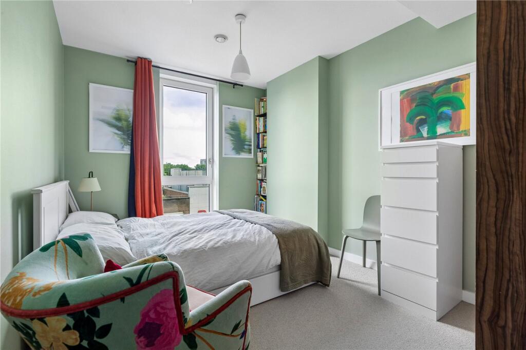 Apartment in London - More