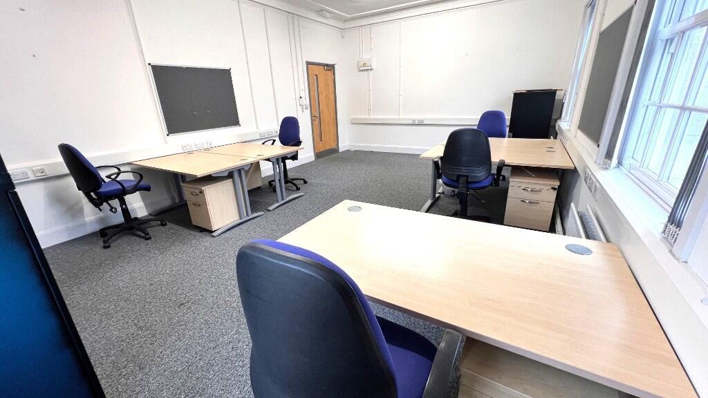 Office F4