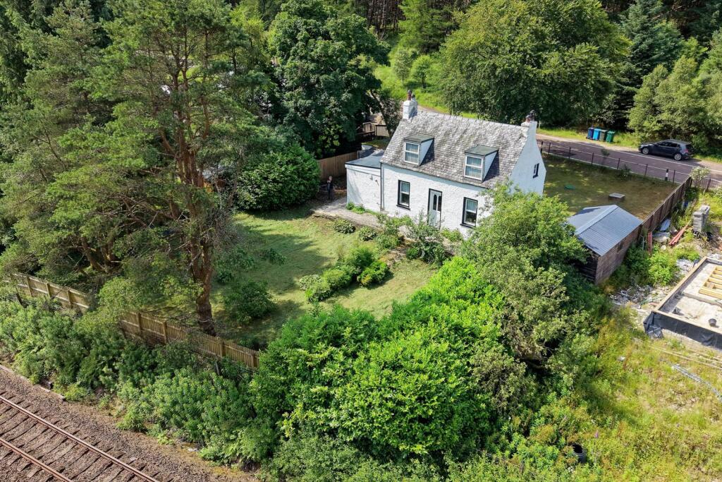 Main image of property: An Tigh Beag, Tyndrum, Crianlarich, FK20 8SB
