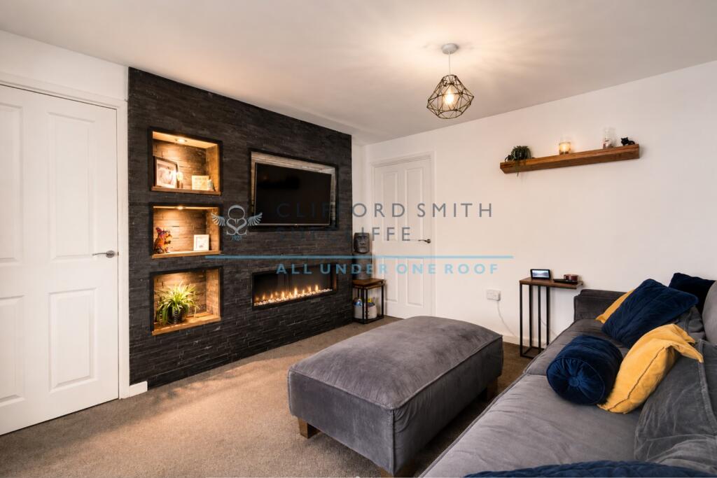 House in Burnley, Rose Grove - View 4