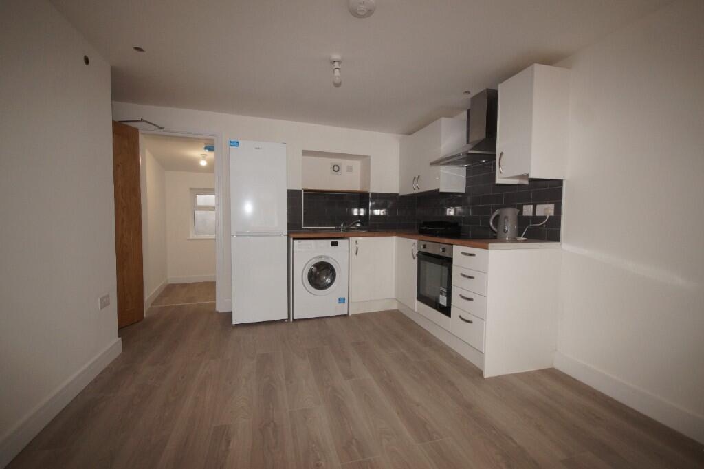 Main image of property: Flat 1, 1 Kings Road, Cardiff, CF11 9BZ