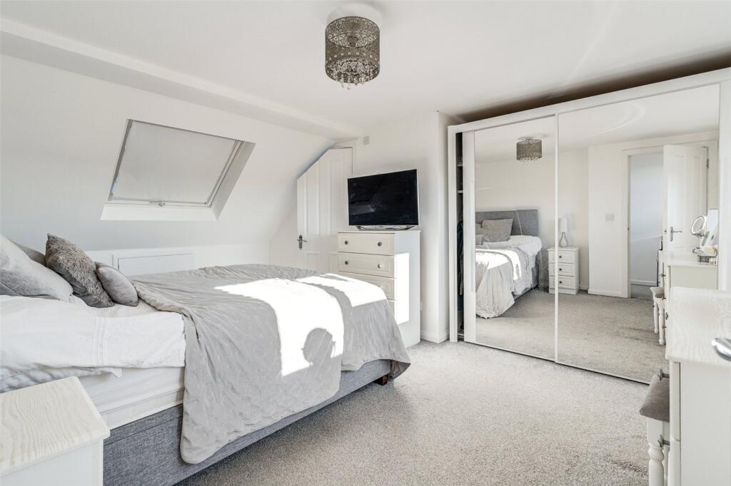 Terringes Avenue, Worthing, West Sussex, BN13 photo 4