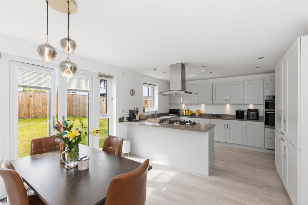House in Edinburgh, Cammo - More