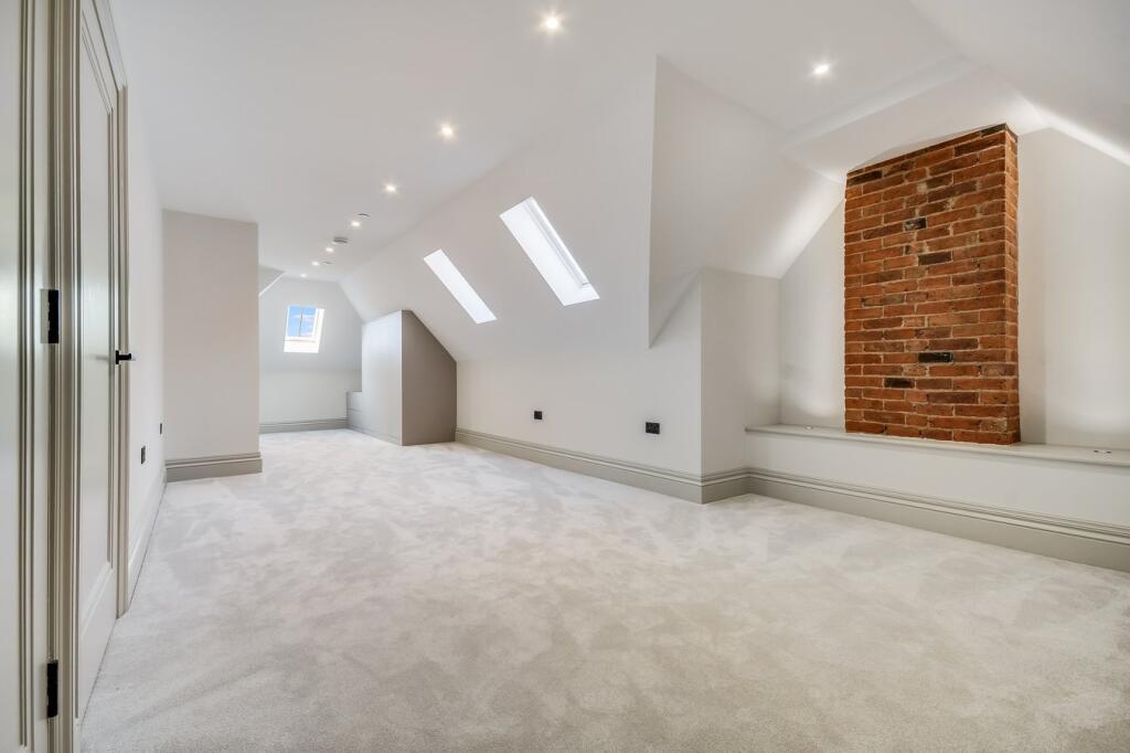 Main image of property: High Street, Billericay, CM12