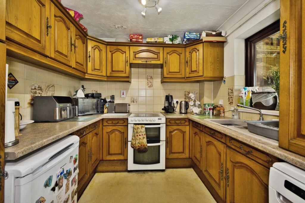 Additional image 3 of Deerswood Gardens, Street, Somerset, BA16