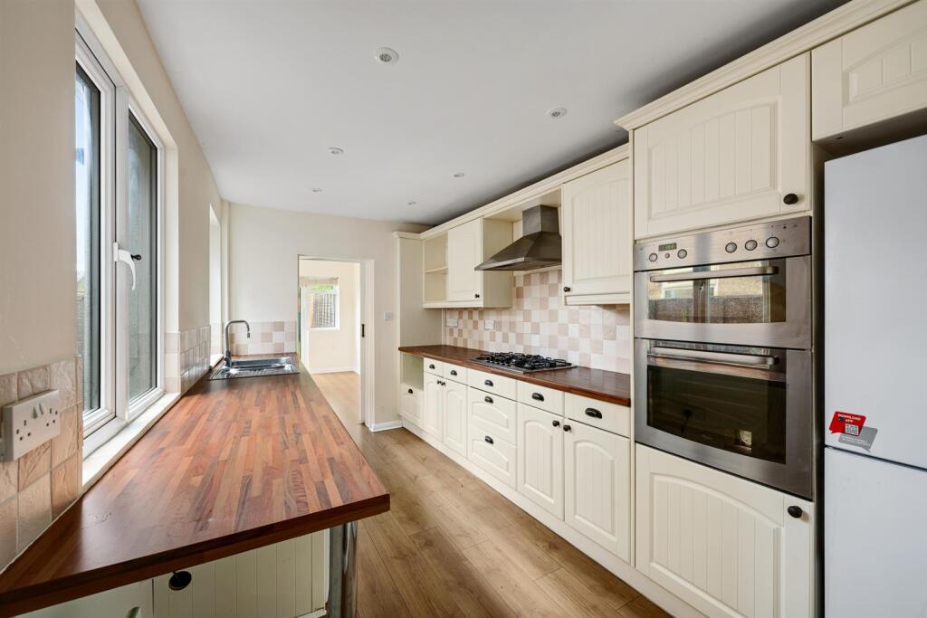 House in London, Chatterton Village, Widmore - View 3