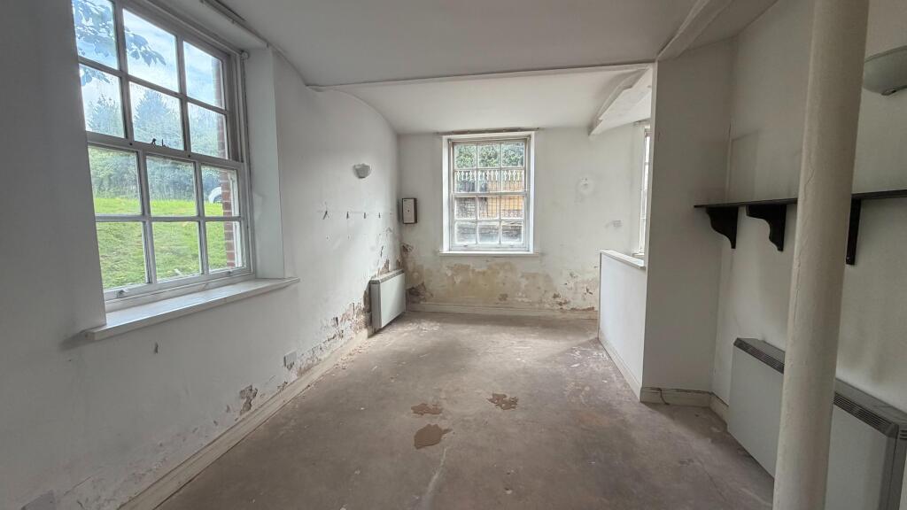 Apartment in Stockport, Woodley - View 2