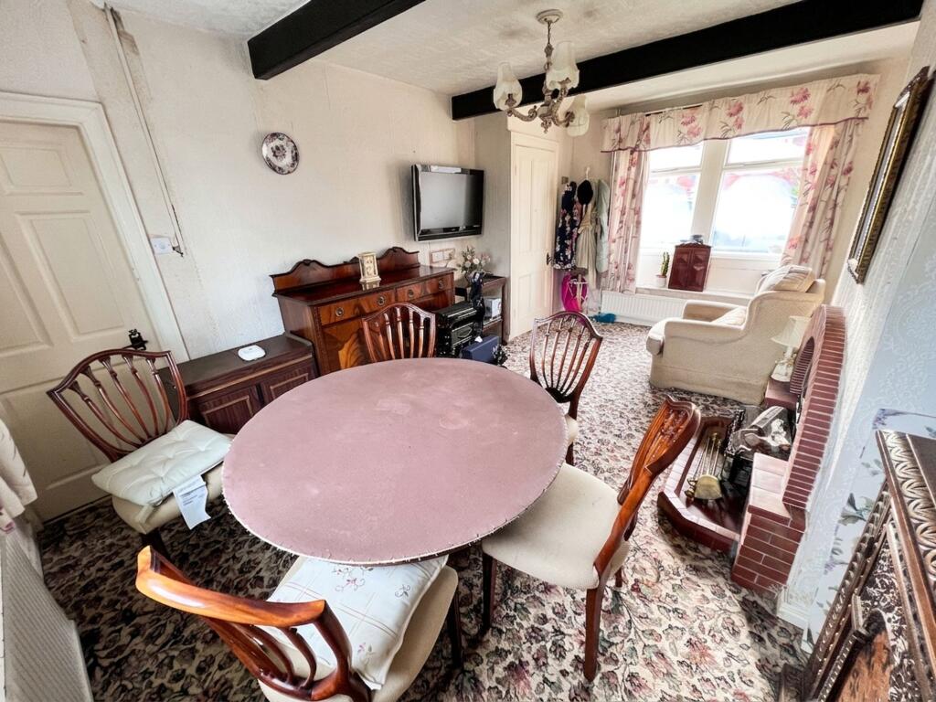 Hall Bower Lane, Huddersfield, HD4 - More