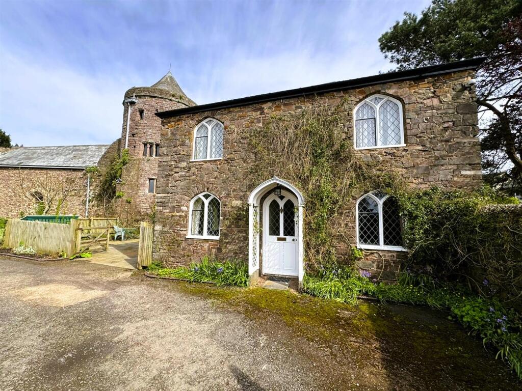 Main image of property: Castle Lodge