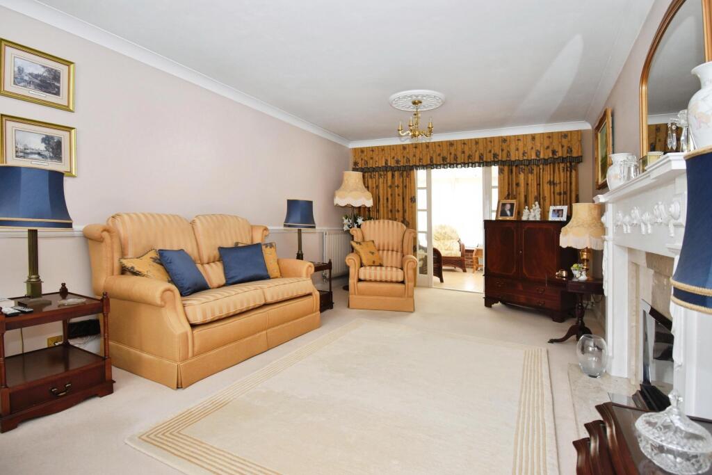 House in Southampton - More