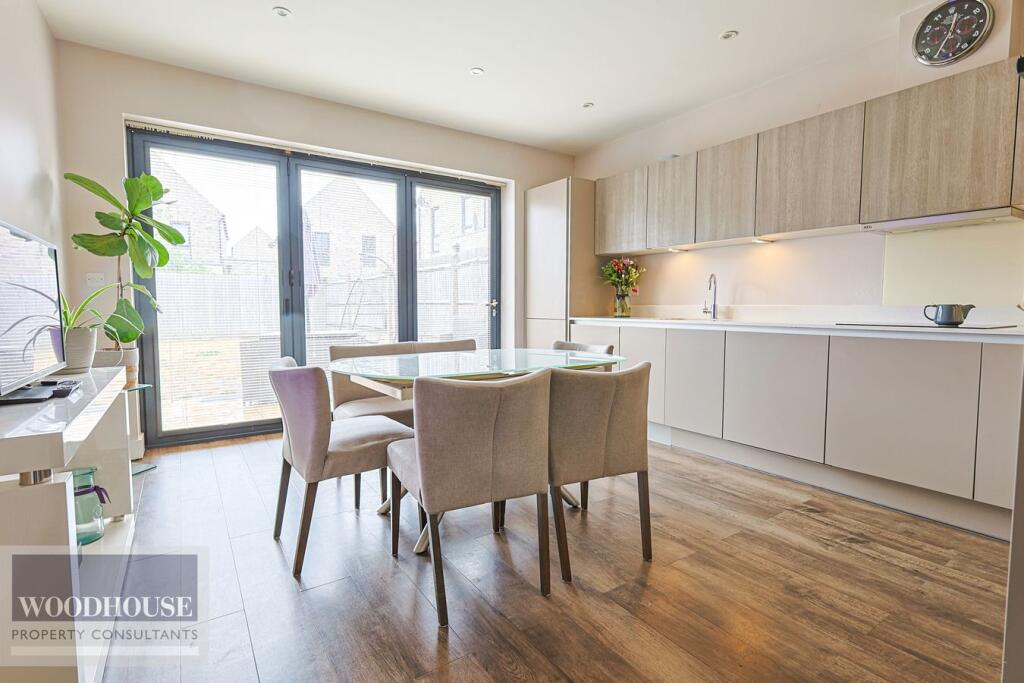 House in Enfield - View 5