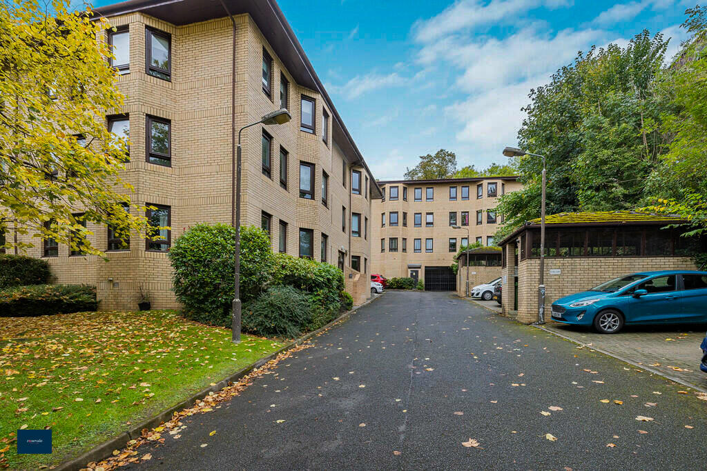 Main image of property: Flat 2/2, 58 Fortrose Street, Glasgow G11 5LP