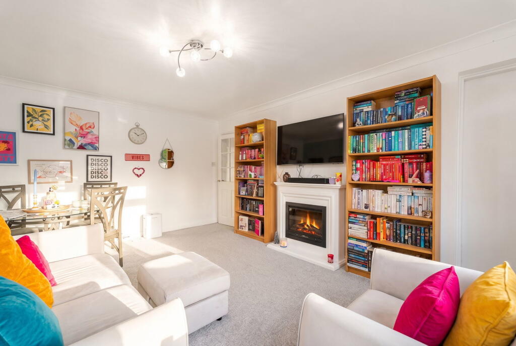 Apartment in Solihull, West Midlands - View 4