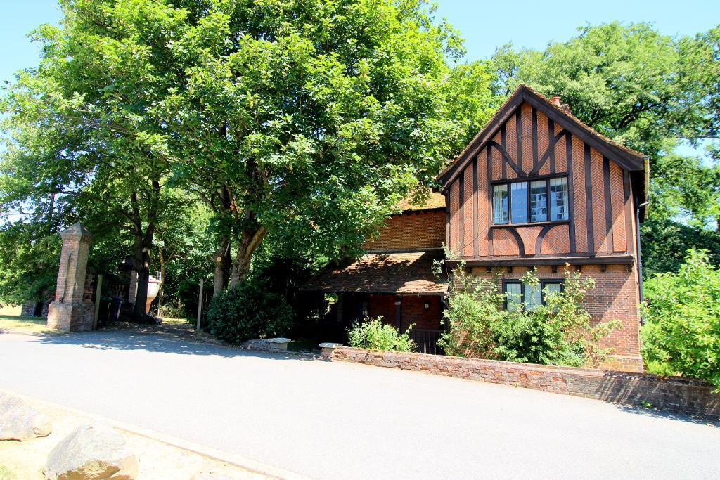 Main image of property: Putteridge Park, Putteridge, Luton, Bedfordshire, LU2 8LF