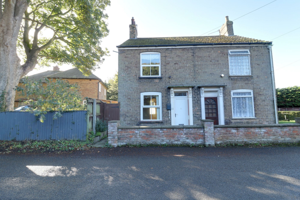 House in West Lindsey, South End, Keelby