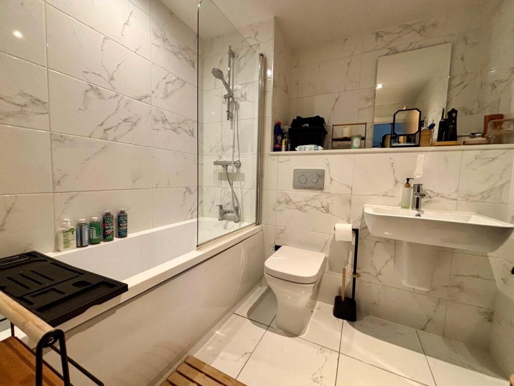 Apartment in Birmingham, Calthorpe Fields - View 3