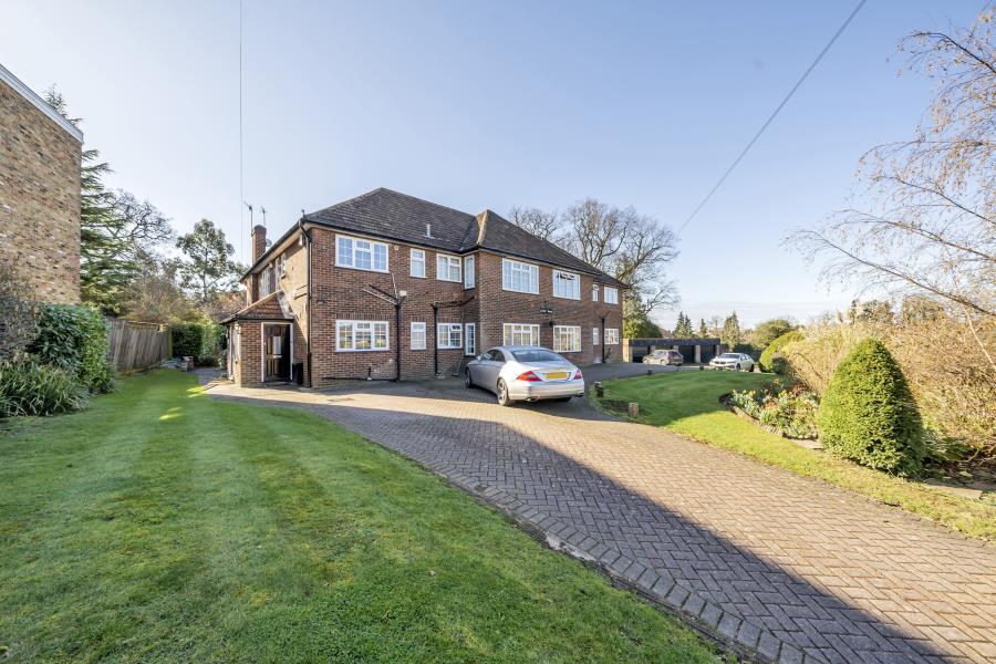 Main image of property: Eastbury Avenue