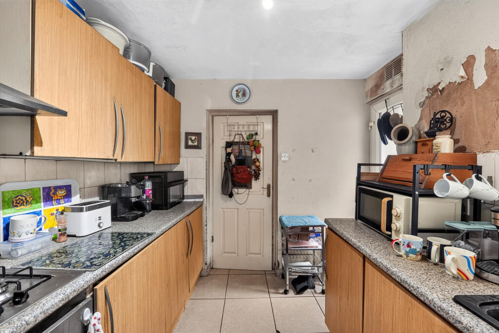 House in Cardiff, Ogmore Valley - More