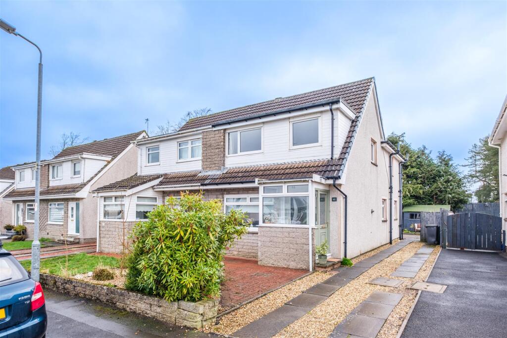 3-bed semi-detached on Spinningdale, Stonehouse, £179,995