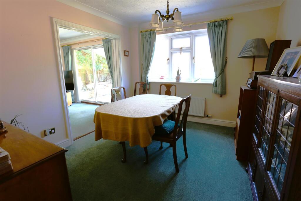 House in Epsom and Ewell, Stoneleigh - View 5