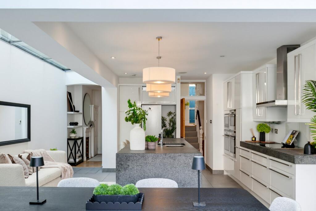 House in London, Walham Green, West Kensington - View 3