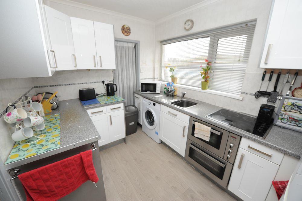 Springdale Crescent, Bradford - View 4