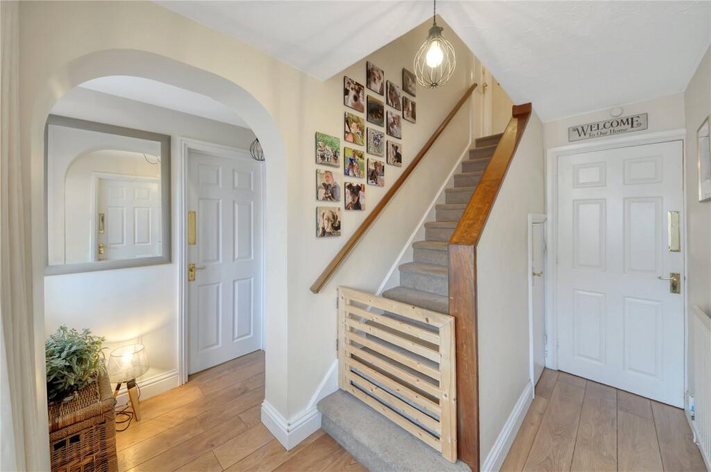 Berry Hill Crescent, Cirencester, Gloucestershire, GL7 photo 3