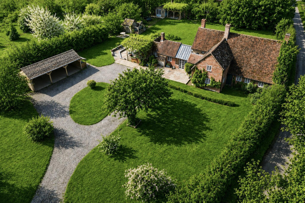 Main image of property: North Of Leamington, Undergoing Renovation, 1 Acre