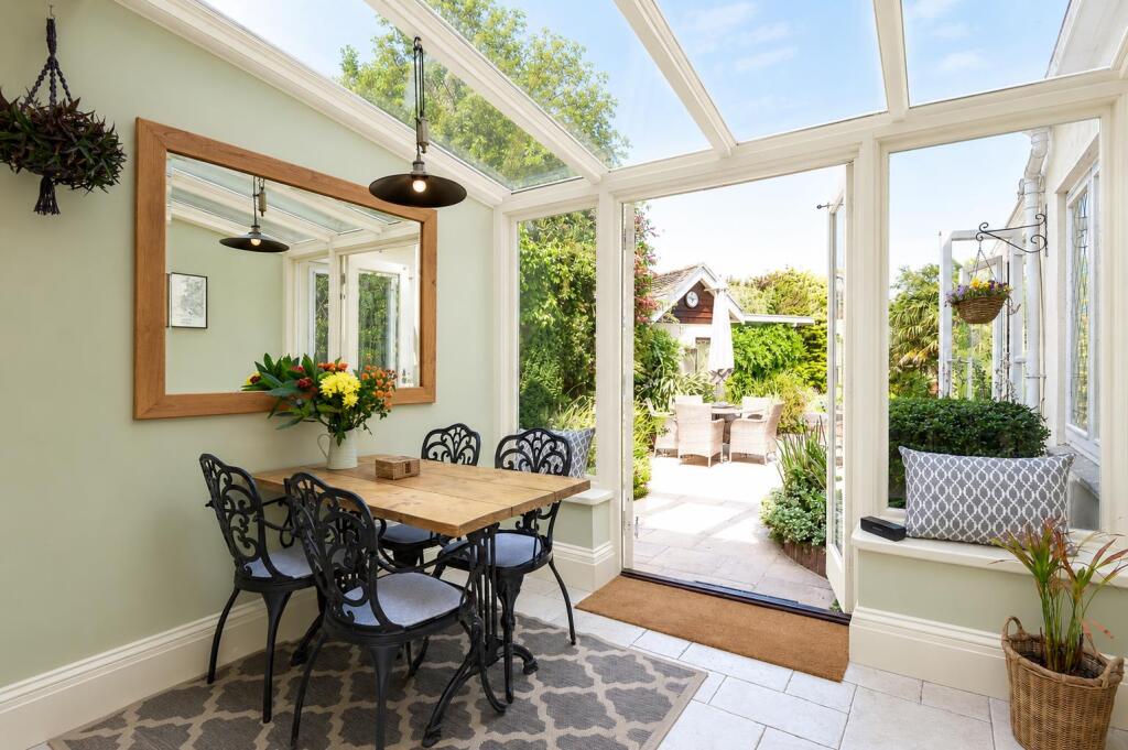 Beautiful Detached Home * Shanklin photo 4