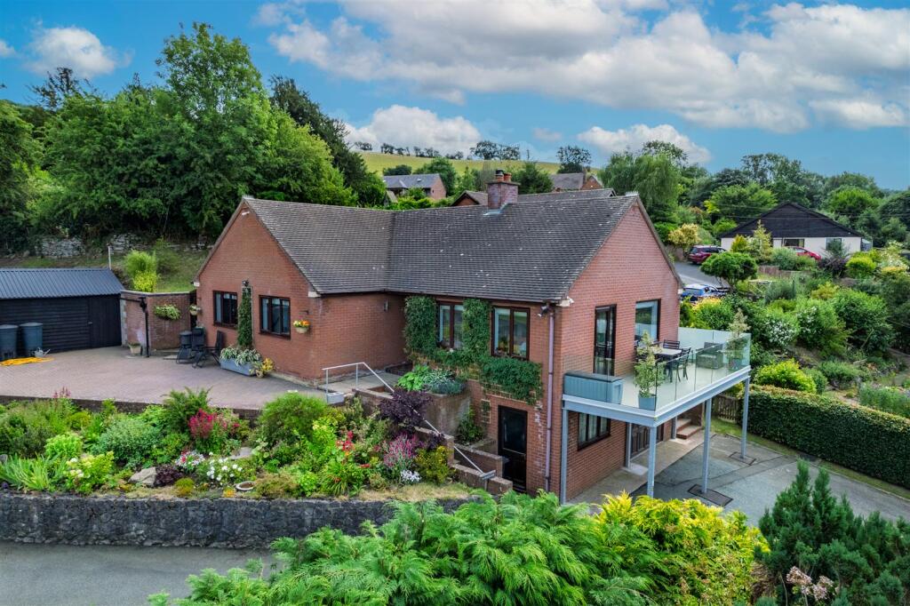 Main image of property: Garreg, Llandyssil, Montgomery
